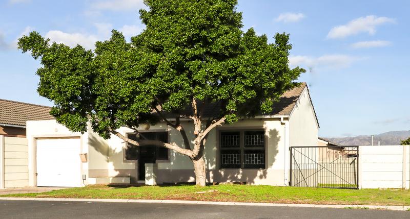 2 Bedroom Property for Sale in Victoria Park Western Cape